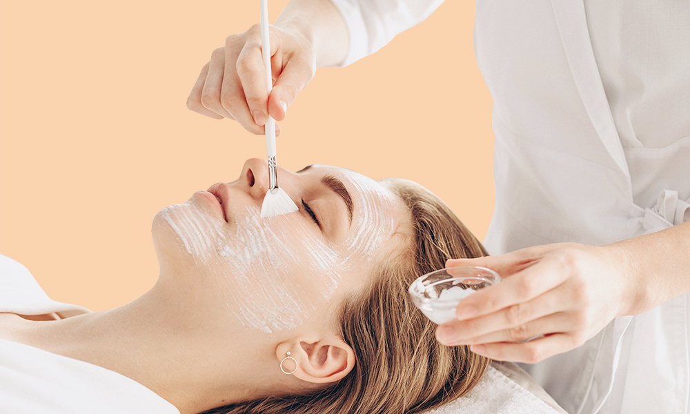 Какие опасности таит в себе салон красоты